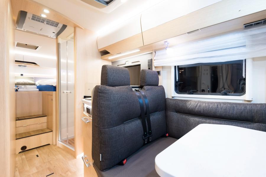 Интерьер Hymer B-MC 2018 года  (фото 14 из 26)